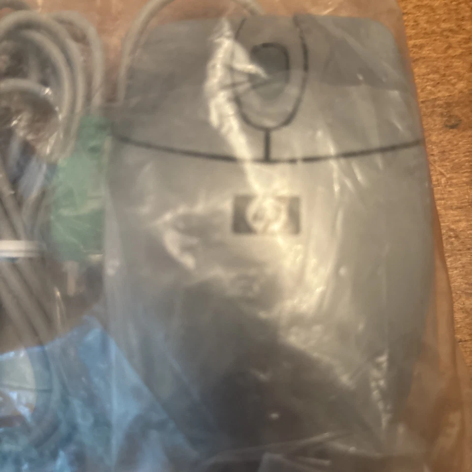HP - Wired Mouse  PS/2 Gray 5185-1212  Vintage Mouse Hewlett Packard  - Image 2 of 4