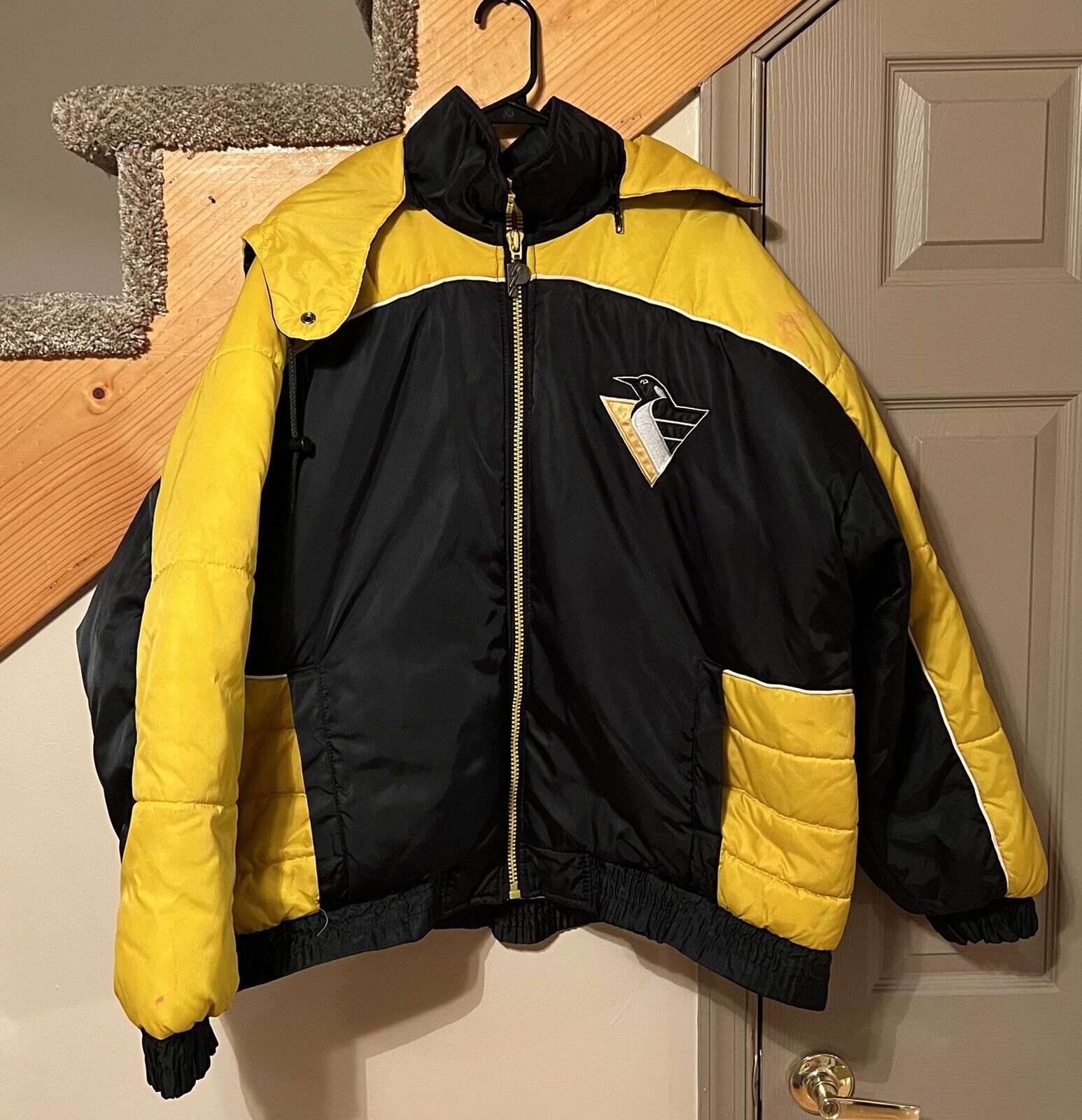 Vintage 90's Mens Pittsburgh Penguins NHL Pro Player Puffer Jacket Size XL