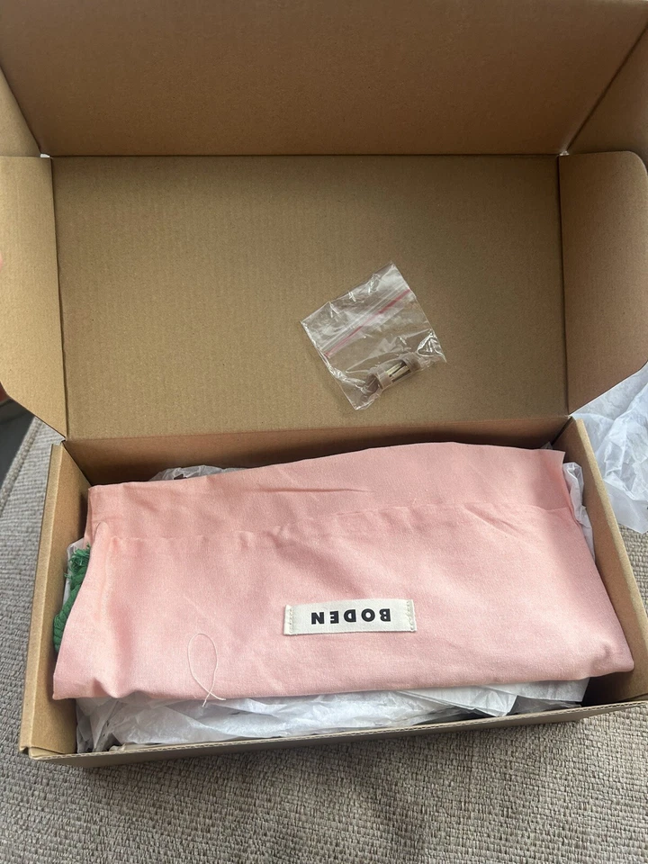 Boden Low Heel Court Shoes Size 4 (37) - Image 3 of 3