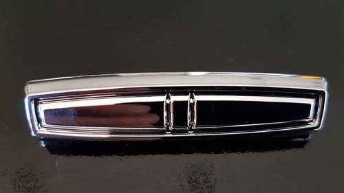 Datsun 1600/510 Seat Badge/Emblems x4 - Picture 4 of 5