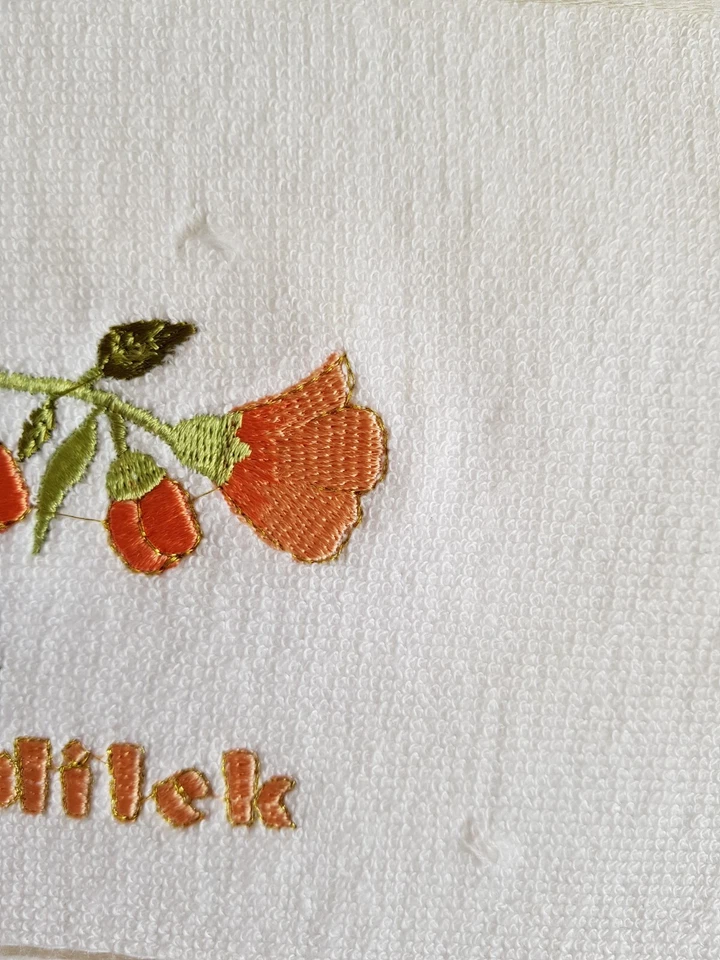 Serviette de toilette coton brodé fleurs, guipure blanc corail saumon. Ozdilek - Photo 4/4