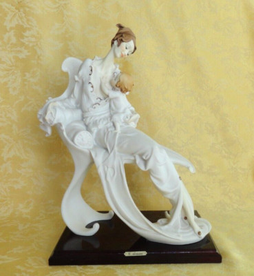 アルマーニ　ミニー　GIUSEPPE ARMANI ナースミニー Giuseppe Armani Florence “Mother and Child” Lady W/ Baby Maternity