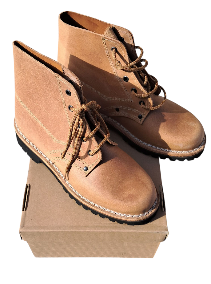 Scarpe/Scarponi Vacchetta con lavorazione artigianale e suola n:40