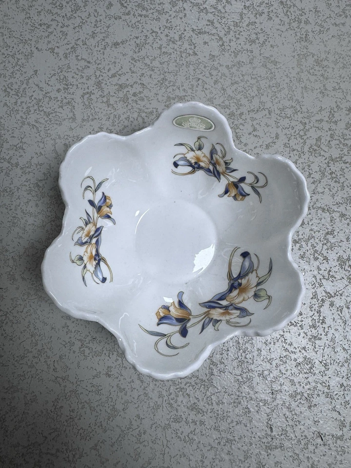 Aynsley Just Orchids Strawberry Bowl - Image 2 of 4