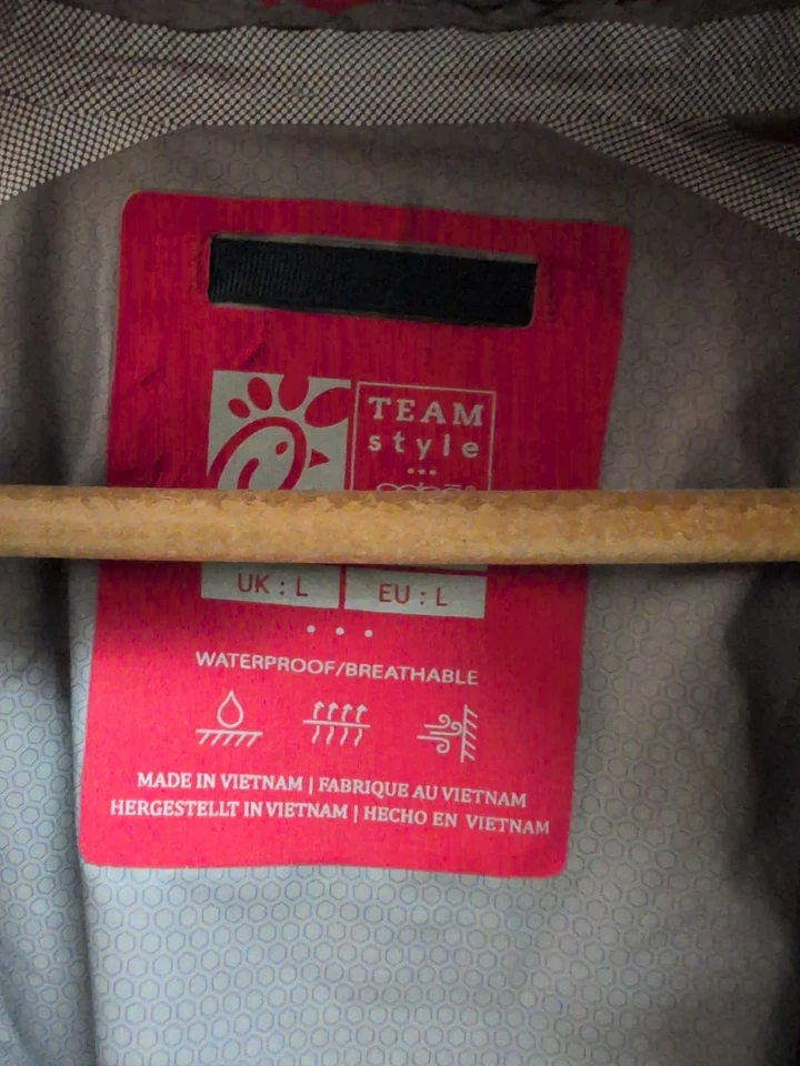 Chic-Fil-A Team Jacket Sz M Red Waterproof Breathable Hooded Employee Jacket - Image 3 of 4