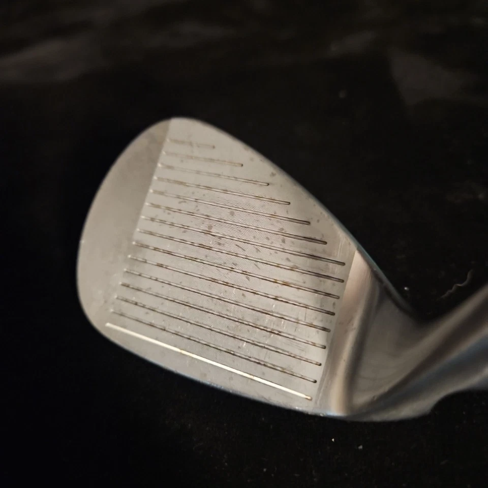 Cuña PING TOUR-W 50° 12 huecos rígida flexible acero punto negro 35,5" Foto 4 de 4