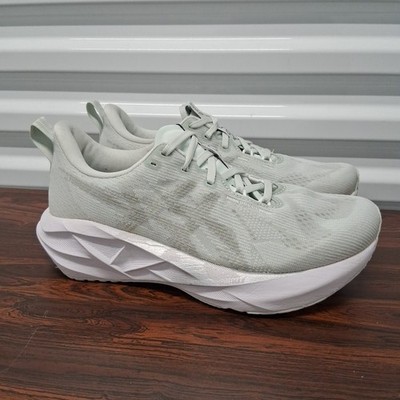 ASICS 1012B765 Womens Size 8.5 Sneakers Novablast 5 Light Mint Running Shoes