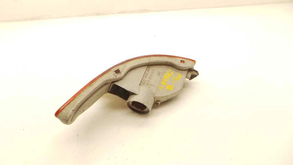 Lámpara de señal de giro de esquina del conductor para Toyota Camry 95-96 81520-06032  Foto 3 de 4