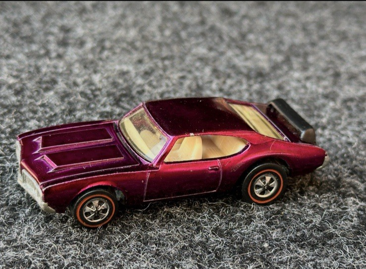 ホットウィール レッドライン ヘビーウェイト HOT WHEELS 1969 Hot Wheels 1969 REDLINE (Very Rare) Magenta Olds 442, Excellent