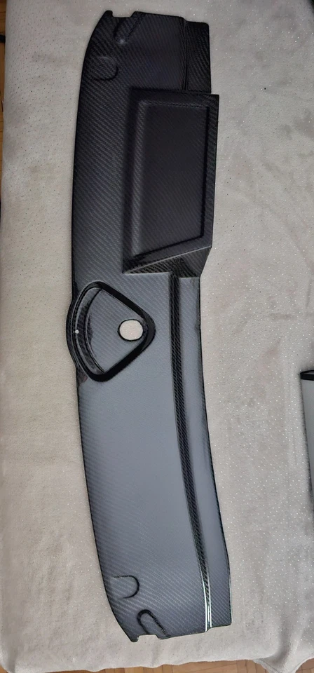 Audi Q5 SQ5 B9 Real Carbon Fiber Radiator Cover (Full Carbon) - 80A807081 - Imagen 3 de 4