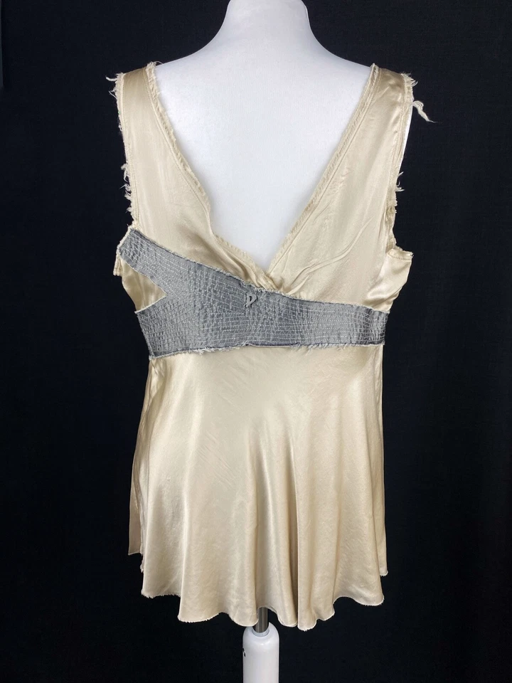 Top Dondup Italia 100% Seda Beige Sin Mangas Talla IT 46 Cuello en V Detalle Acanalado Foto 3 de 4