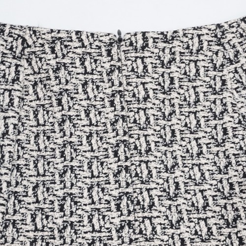 Banana Republic Women's Black and Cream Pattern Flare Tweed Mini Skirt Size 6 - Picture 4 of 5
