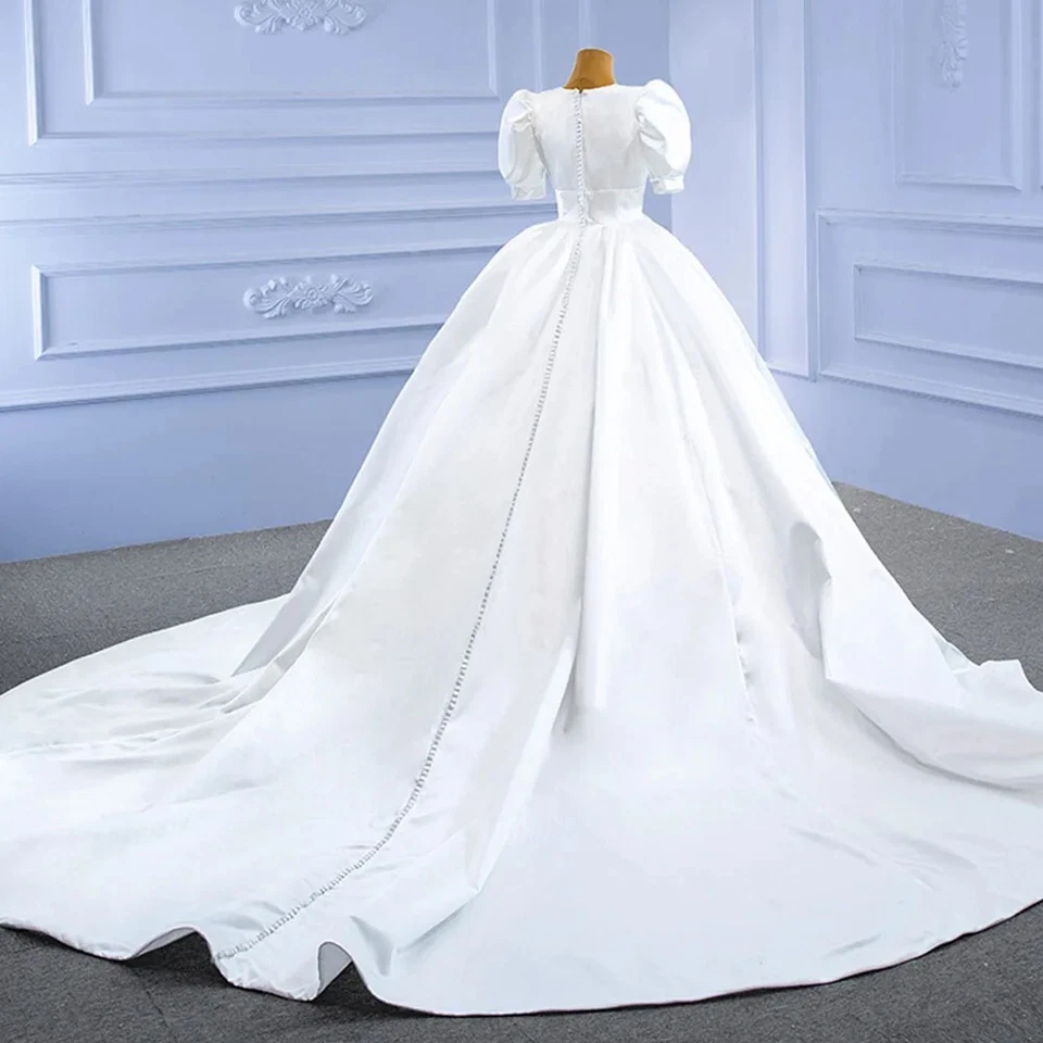 泡泡袖婚纱 V 领缎面简单扫火车优雅新娘礼服 — 第 2/4 张图片