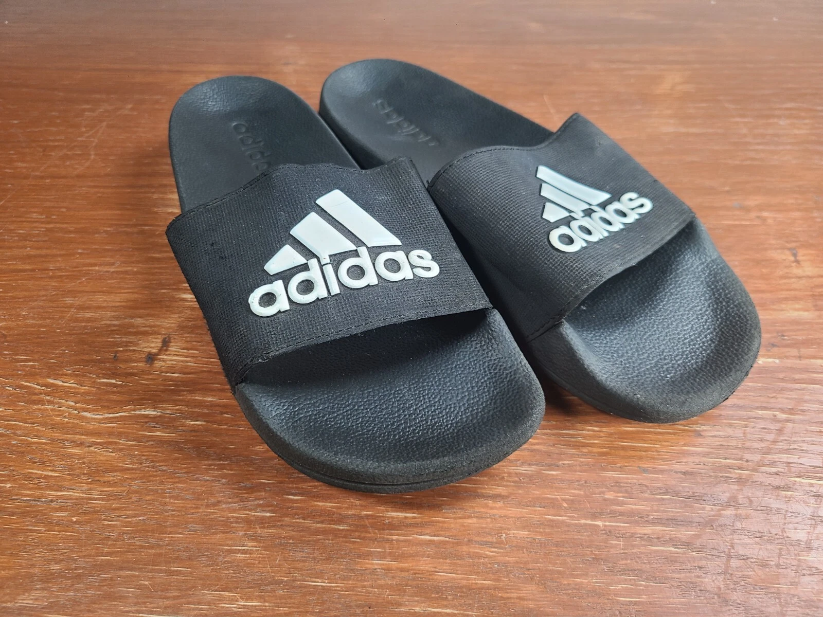 ADIDAS Slides slip on nero e bianco logo ragazzo taglia 6 Adilette G27627