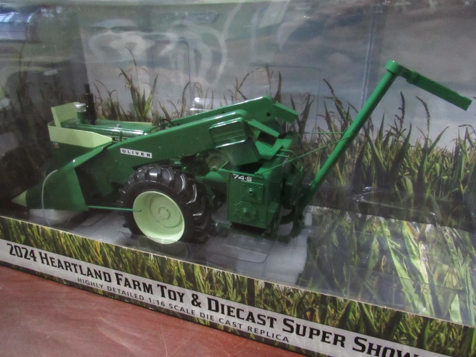SPECCAST 1/16 2024 HEARTLAND FAZENDA BRINQUEDO SHOW OLIVER 1650 COM 74S SHELLER - NOVO NA CAIXA - Imagem 4 de 4