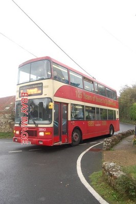 FOTOBUS T663 VWU AT MOONS HILL TOTLAND BAY YORKSHIRE RIDER T663 VWU AT MOONS