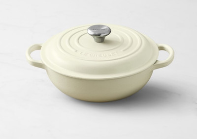 Le Creuset Enameled Cast Iron Signature French Oven, 2 1/2-Qt. Cotton Color. NIB