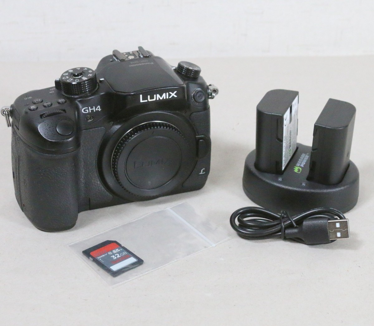 Panasonic Lumix GH4 16MP Professional 4K Mirrorless Camera Body