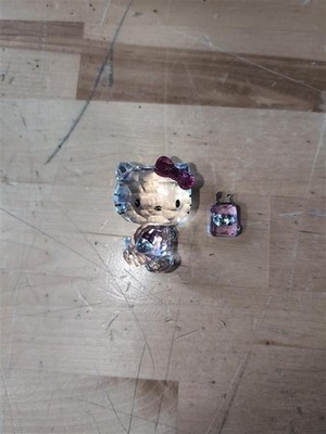 DAMAGED Swarovski Hello Kitty Traveler Figurine 5279082 Crystal Sanrio G3D