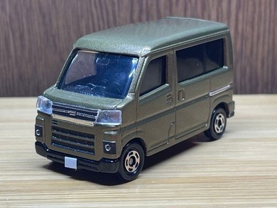 Atrai (Hijet Cargo Custom) Offbeat Khaki M Tomica Base Mirror Finish  