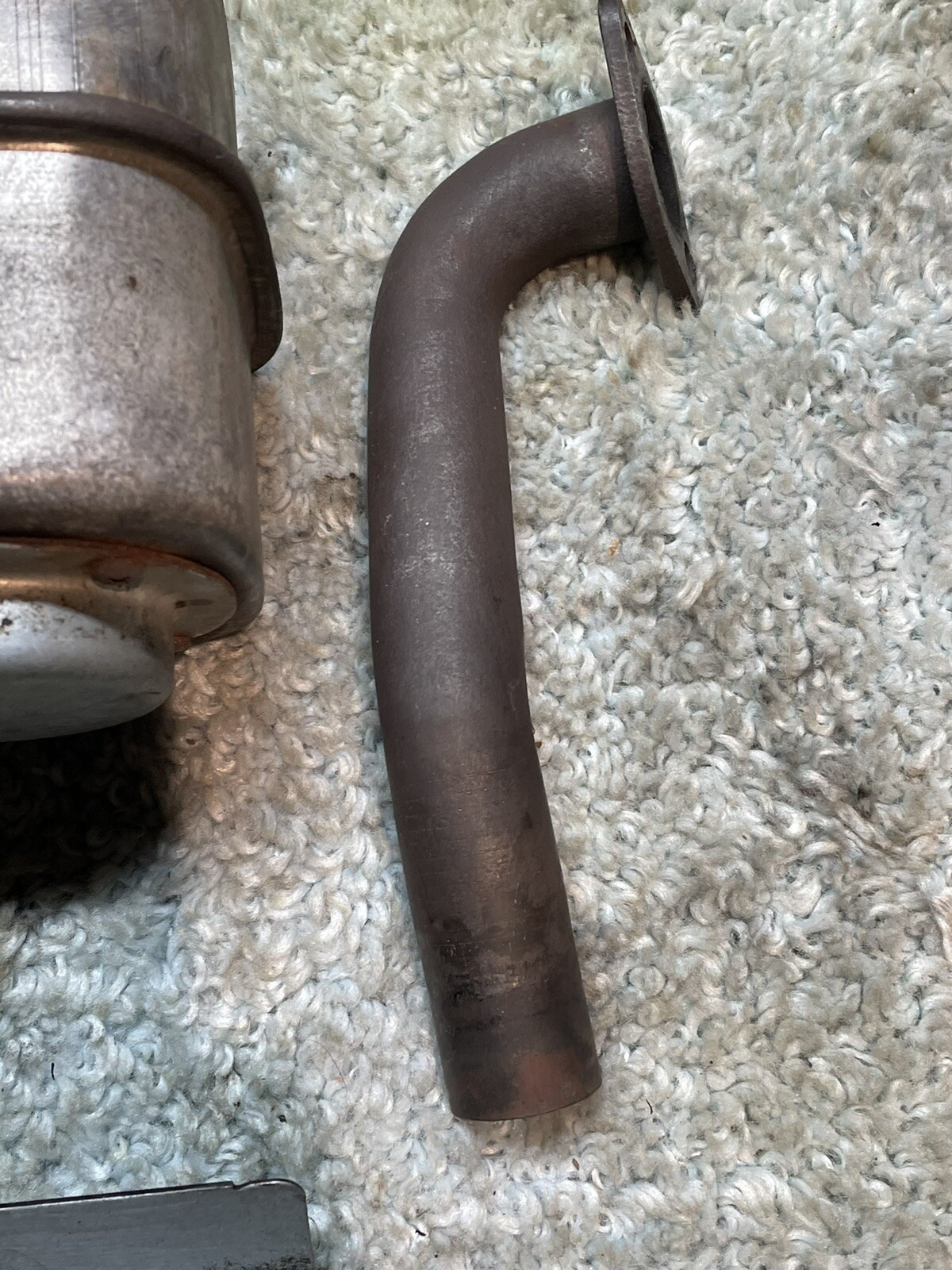 John Deere OEM Muffler & Guard AM138423 102 105 115 L100 L105 L107 L108