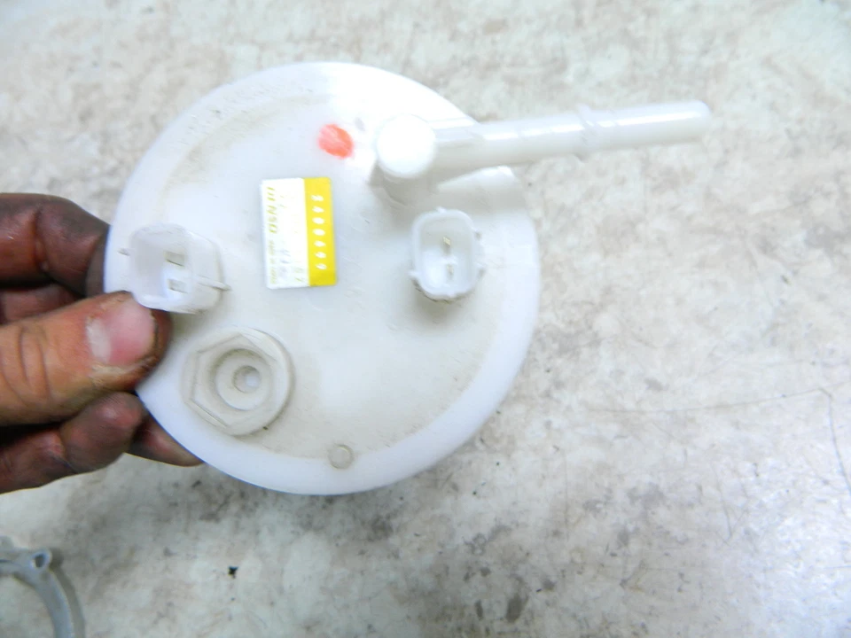 01 Kawasaki ZR 7 750 H ZR7 S ZR750 petrol gas fuel pump - Imagem 3 de 3