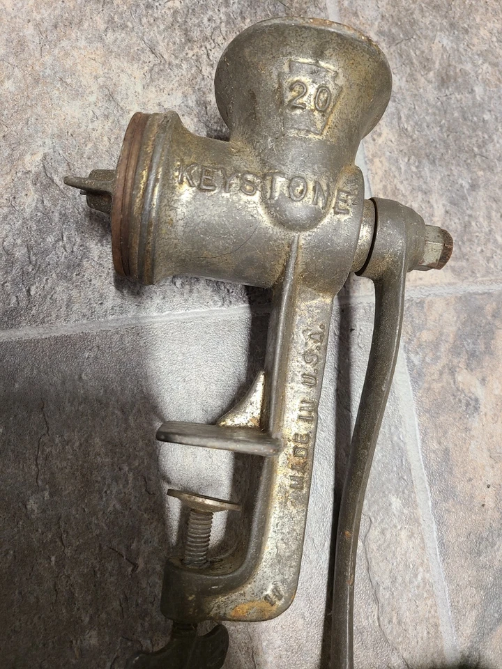 Vintage keystone Universal Meat Grinder No 20 Hand Crank Table Mount Antique - Image 2 of 4