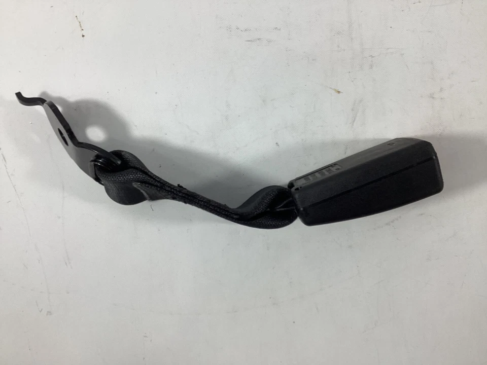 2011 - 2016 BMW 550I XDRIVE - Fivela de assento central traseiro/receptor 7238665 fabricante de equipamento original. - Imagem 4 de 4