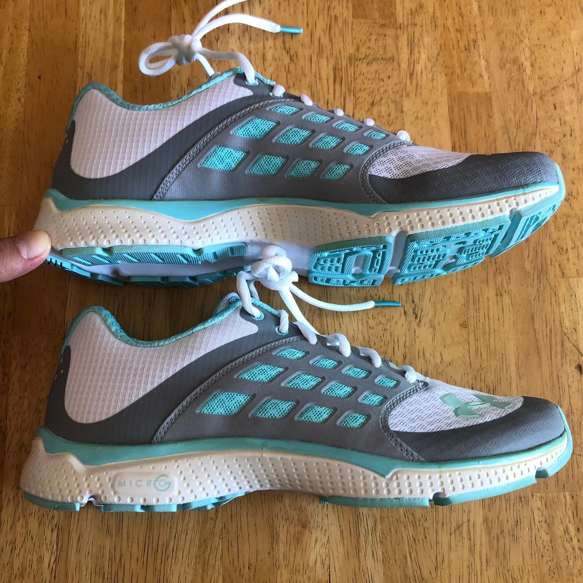 NIB UA Under Armour Micro G Connect II White Gray 1240592 100