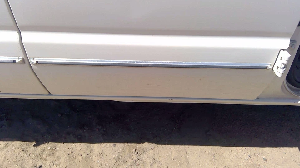 Ford Van E150 1993-04 pasajero moldura trasera derecha desde puerta delantera moldura trasera Foto 3 de 4