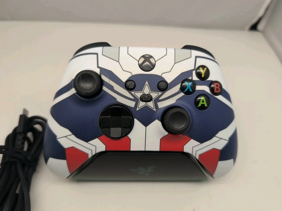 Captain America Razer Limited Edition Xbox Series Controller & Razer Stand - Image 2 of 4