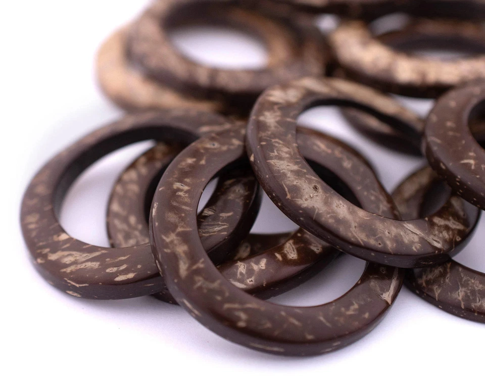 Pingentes de anel de casca de coco natural 35 mm, conjunto com 20 furos grandes de madeira marrom - Imagem 3 de 4