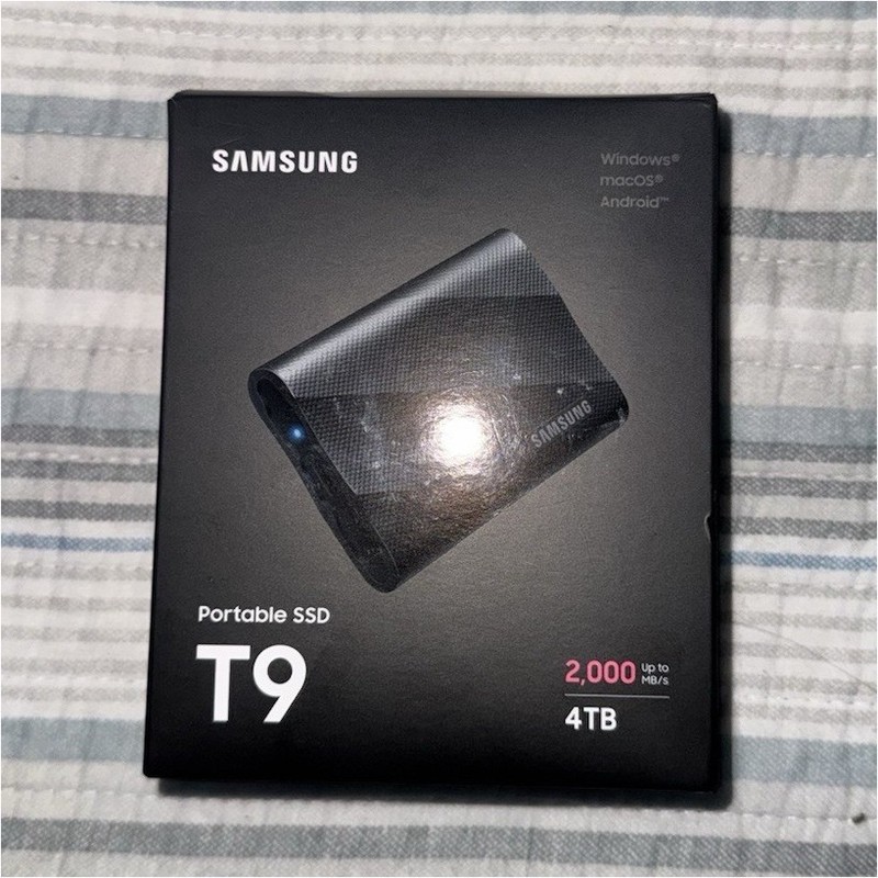 Samsung Portable SSD T9 4TB USB 3.2 Gen 2x2 Black Hardware Encryption