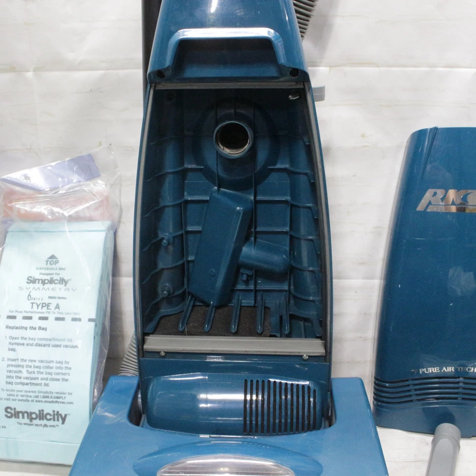 Aspiradora vertical Riccar American Contempo 4812 azul/verde probada Foto 3 de 4