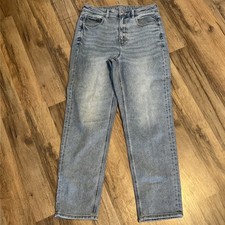 American Eagle Mom Straight Jean Sz 4 Light Wash Lightly Distressed Denim