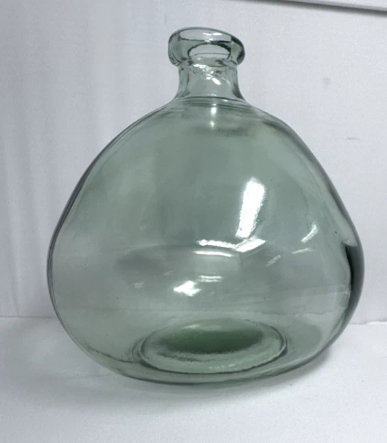 GREEN RECYCLED GLASS 8" X 9" ASKEW BALLOON VASE
Opens in a new window or tab