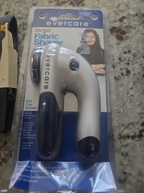 Evercare Large Fabric Shaver Safe Triple Action Lint Pilling Fuzz Remover Blade