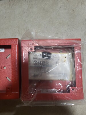 Una Scatola Di Tirata Dell'allarme Antincendio Su Una Parete Fotografia Stock - Immagine Di - Foto 9