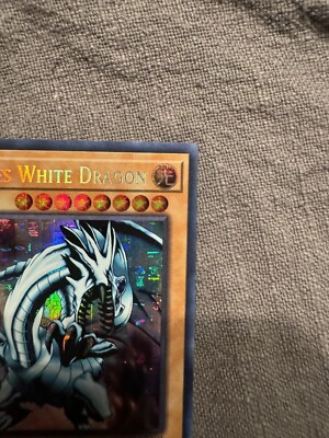 Yu-Gi-Oh! TCG Blue-Eyes White Dragon Magnificent Mavens MAMA-EN104