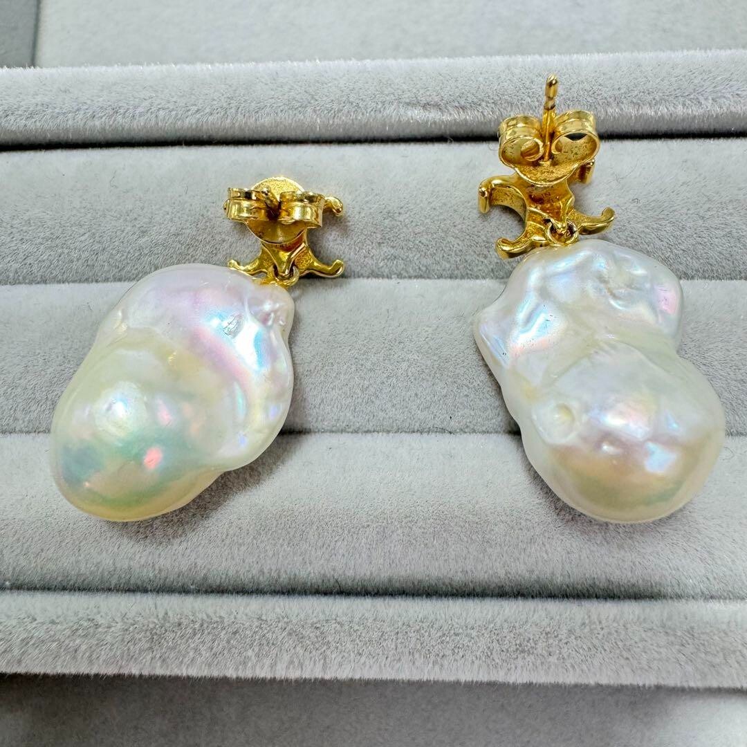 Authentic CELINE Baroque Triomphe Earrings Pearl Used Japan Authentic CELINE Baroque Triomphe Earrings Pearl Used Japan