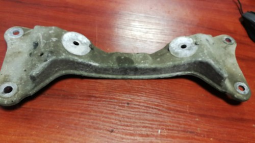 BMW 3ER E90 RHD GETRIEBETRÄGER HALTERUNG 6778033