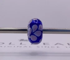 Trollbeads Glass Bead Blue Petal Design 