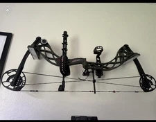 Bowtech Compound Bow Right Hand, 70