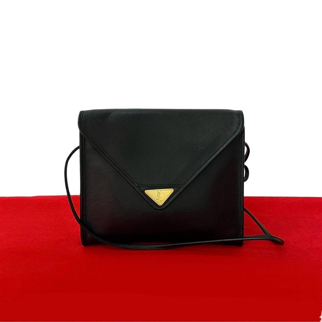 Borsa a tracolla Yves Saint Laurent Cassandra triangolo logo pelle nera F07141231