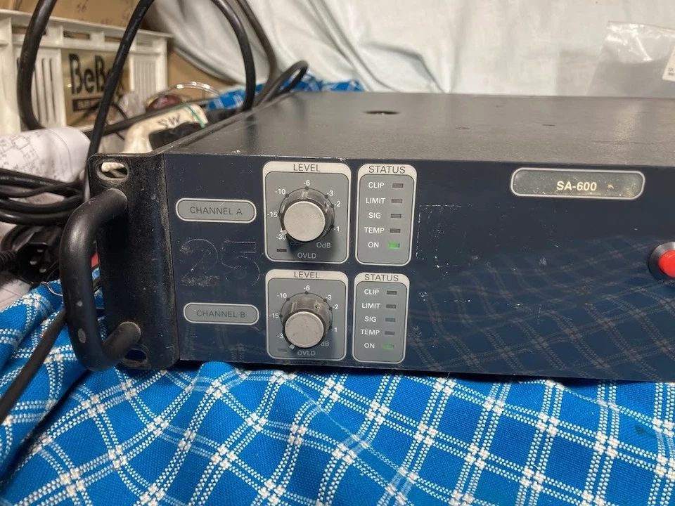 Professioneller Einsatz für Zuhause Apogee 8 Ohm 500 W Sa-600 Endstufe, voll funktionsfähig - Bild 2 von 4