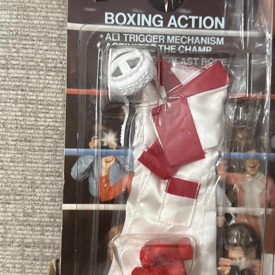 VTG 1976 Mego Muhammad Ali “The Champ” Action Figure – Sealed w/ Gear Foto 4 de 4