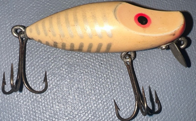 Vintage Paw Paw Wiggler (River Runt)- Whiteshore & Silver - 2 1/2 inch