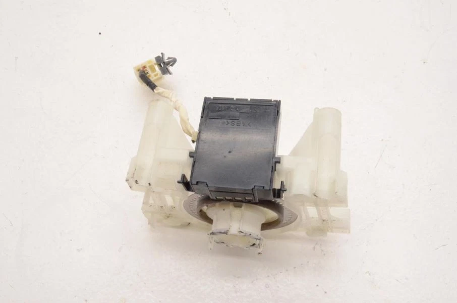 Soporte central interruptor combinación MAZDA MX-5 MIATA NC 2006-2008 NE5617E588 Foto 3 de 4