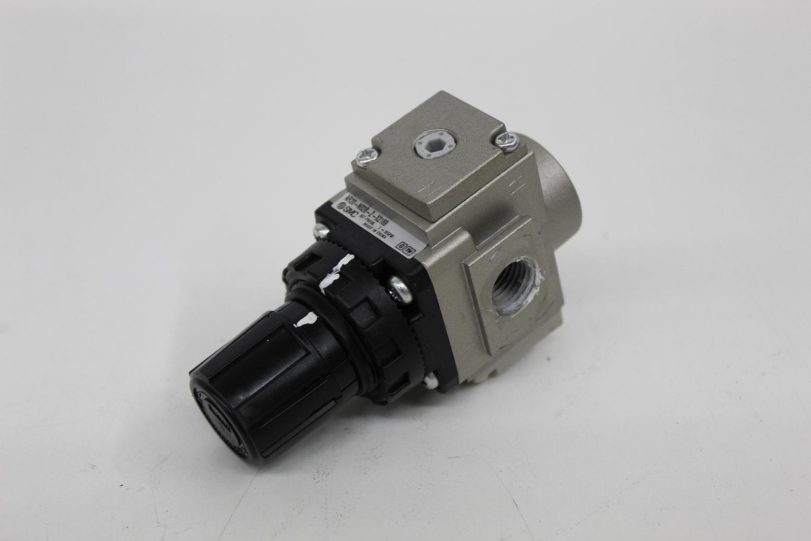 SMC AR20-N02B0-X2169 Pneumatic Air Pressure Regulator 1/4" NPT AR20
