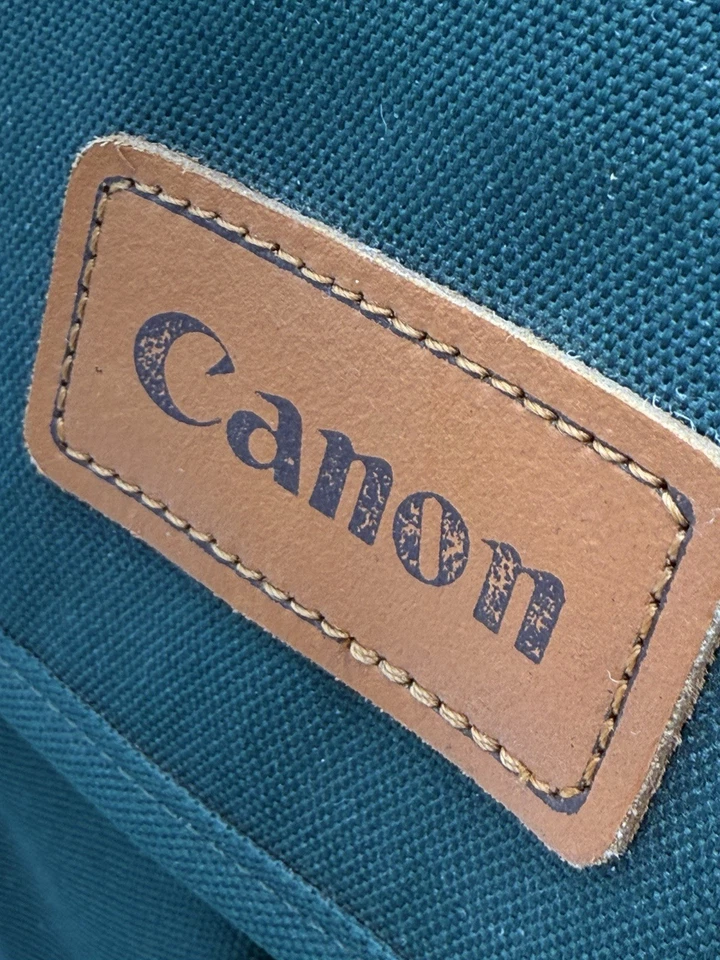 Bolso acolchado vintage para cámara Canon de lona verde correa de cuero 12x7x8 Foto 3 de 4